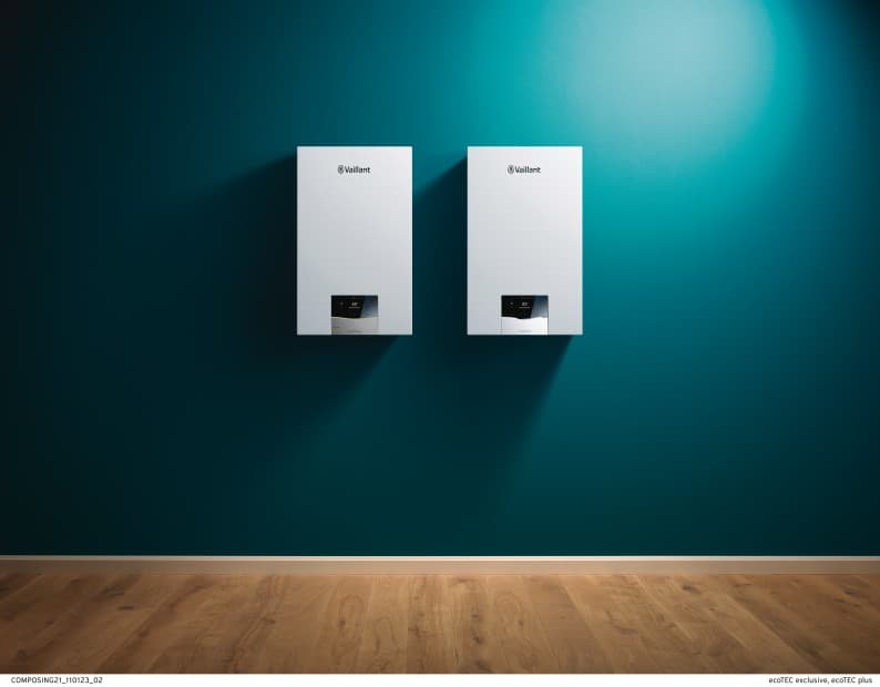 Twee ketels aan de muur