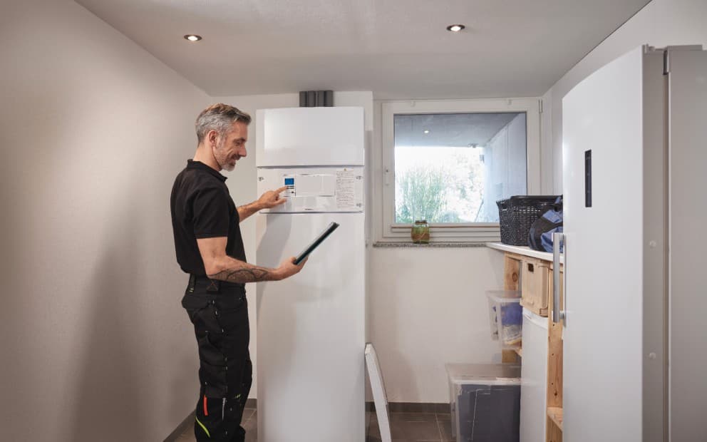 Installateur past instellingen apparaat aan