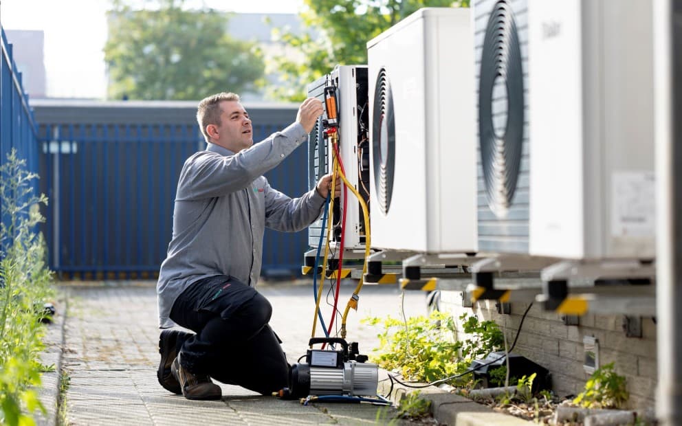René van Oostveen, Technisch Adviseur